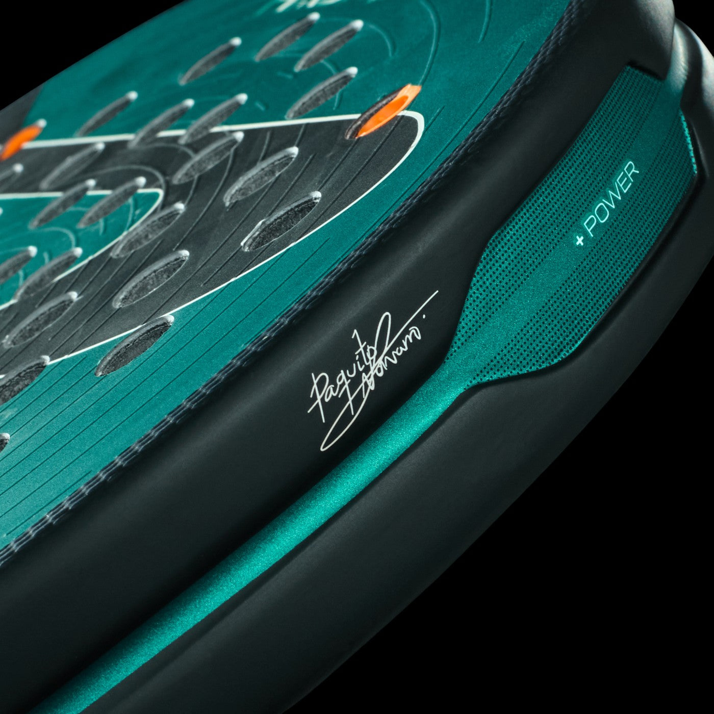 Bullpadel Hack 04 Hybrid 2025